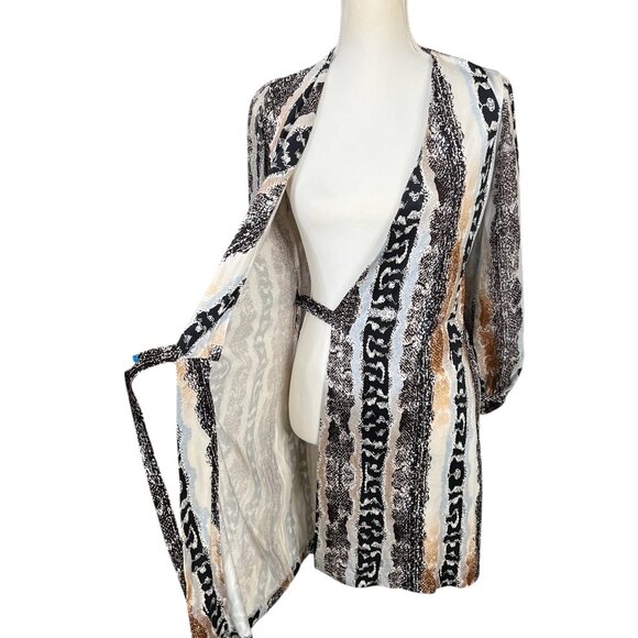 Diane Von Furstenberg Sigourney Wrap Dress 100% Silk Animal Print Size 4 - Picture 4 of 9